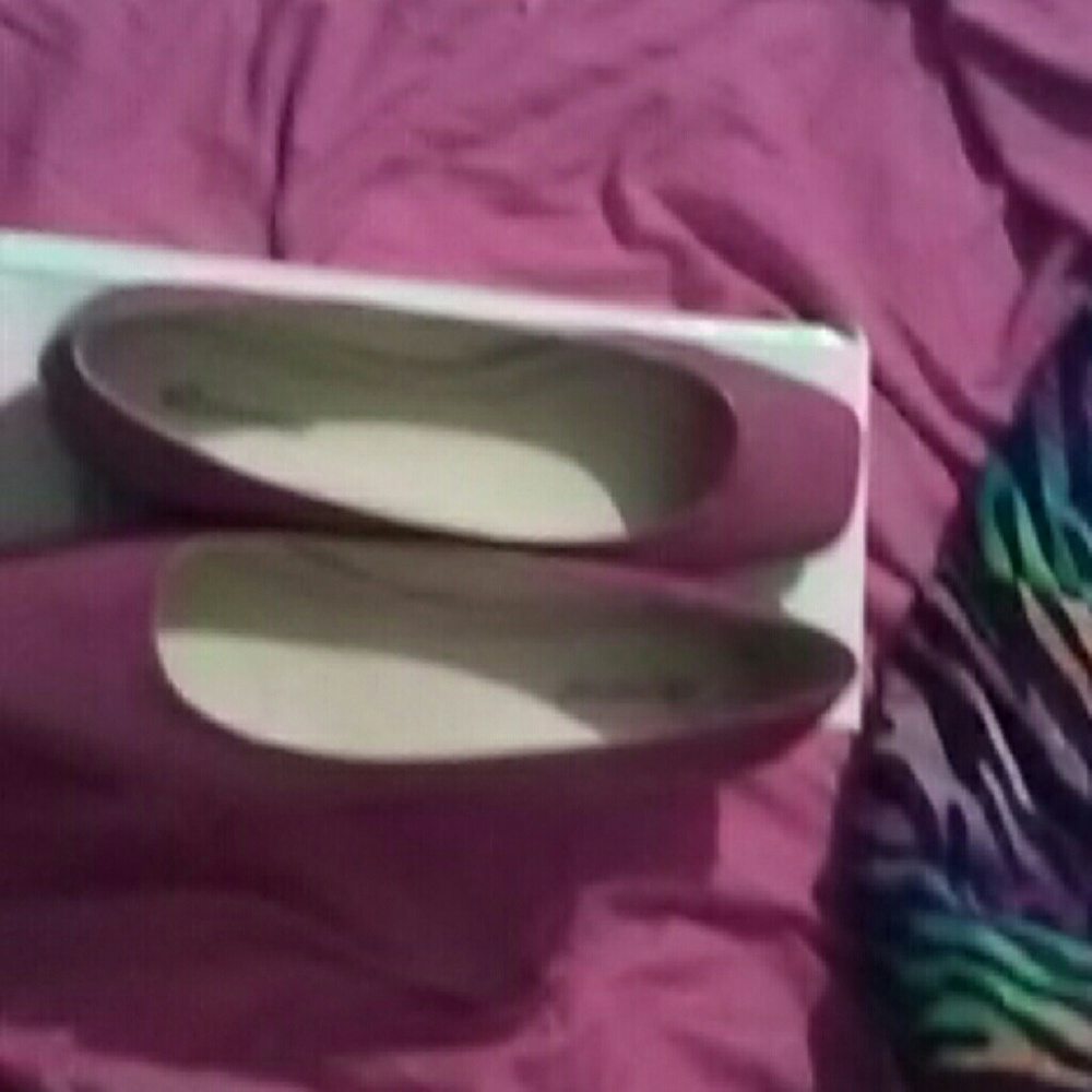 Shoes - Picture 2 of 3